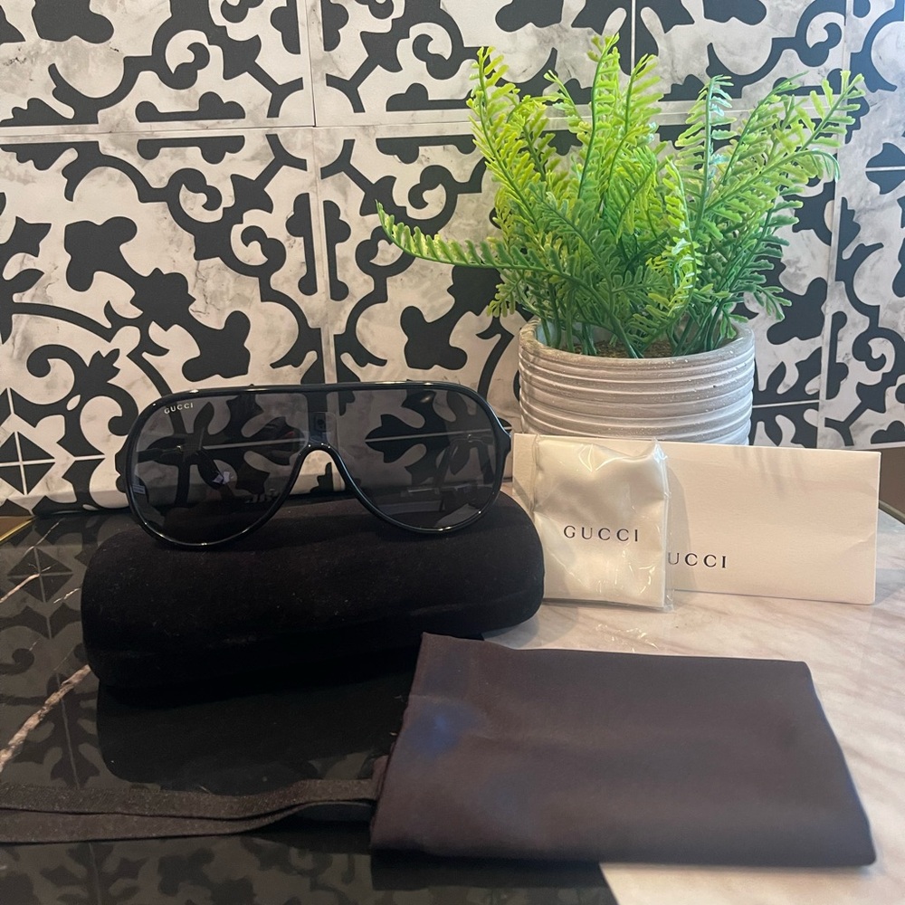 NIC Authentic Gucci Sherryline Sunglasses GG0199S 001 99x0 145